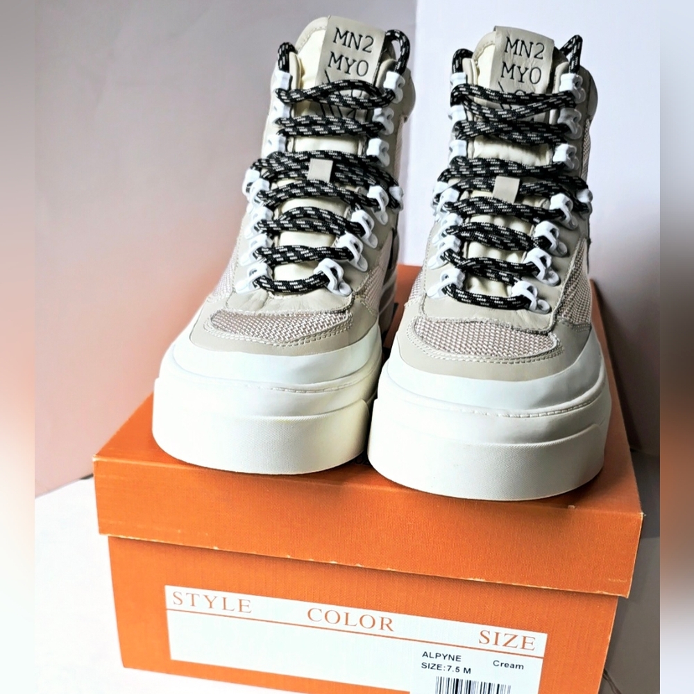 Miz Mooz Alpyne Sneakers Women's Size 7.5 Cream Medium/High.- New with box. - Picture 3 of 13